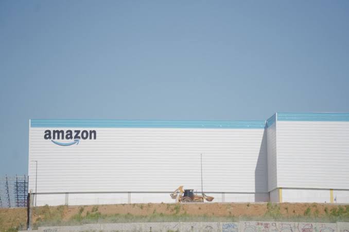 Amazon expande logística e oferece entregas em 1 dia no Ceará